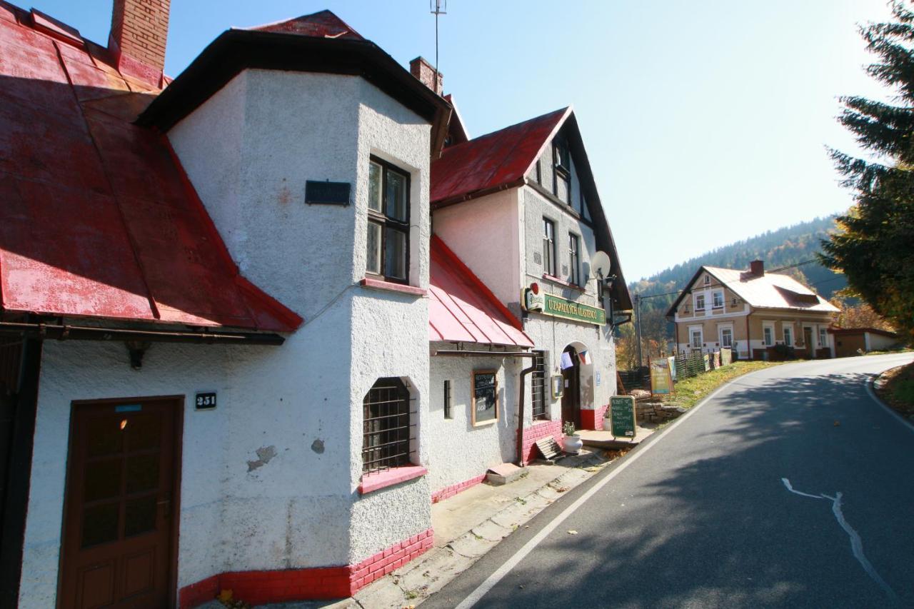 Penzion Paseky U Zapadlych Vlastencu Paseky nad Jizerou Exterior foto